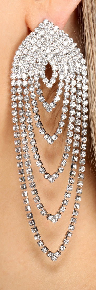 Super Swag Duster Rhinestone Earrings is a trendy pick to create 2023 festival outfits, festival dresses, outfits for concerts or raves, and complete your best party outfits!