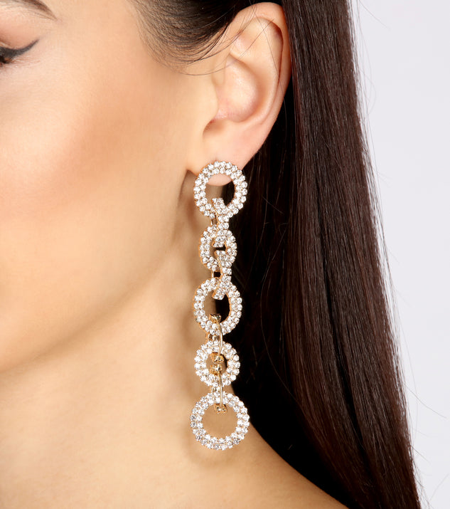 Drop Link Rhinestone Duster Earrings is the perfect Homecoming look pick with on-trend details to make the 2023 HOCO dance your most memorable event yet!