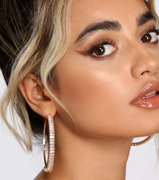 Gold Timeless Baguette Hoop Earrings is a trendy pick to create 2023 festival outfits, festival dresses, outfits for concerts or raves, and complete your best party outfits!
