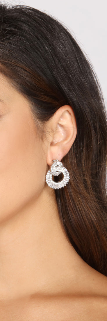 With Statement Baguette Stone Earrings as your homecoming jewelry or accessories, your 2023 Homecoming dress look will be fire!