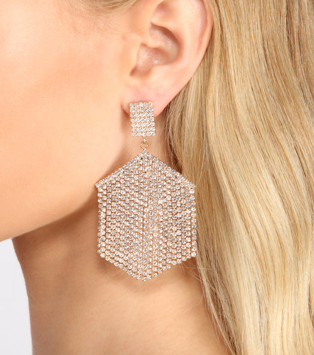 Fave Fringe Statement Earrings creates the perfect New Year’s Eve Outfit or new years dress with stylish details in the latest trends to ring in 2023!