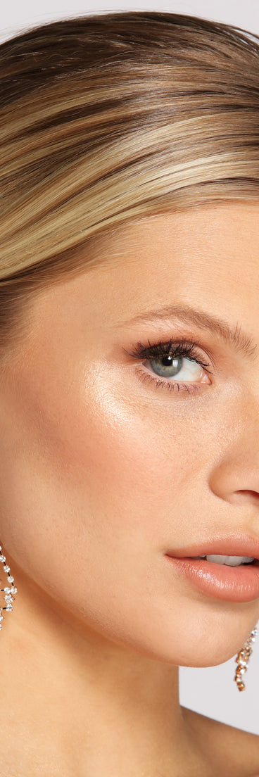 Triple Row Rhinestone Oval Linked Duster Earrings is the perfect Homecoming look pick with on-trend details to make the 2023 HOCO dance your most memorable event yet!