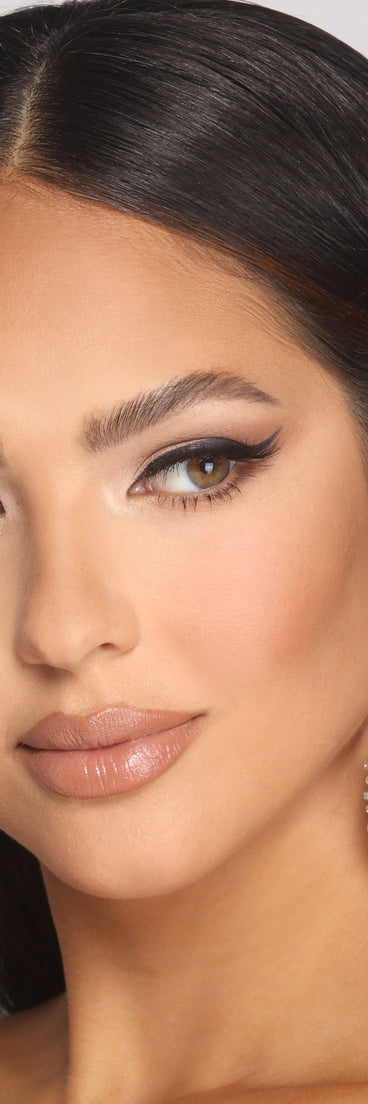 With Cubic Zirconia and Rhinestone Circle Statement Earrings as your homecoming jewelry or accessories, your 2023 Homecoming dress look will be fire!