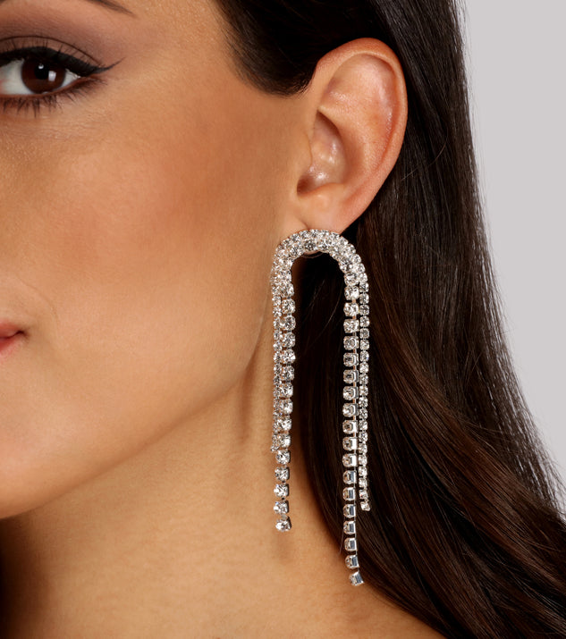 Flashing Lights Rhinestone Duster Earrings is the perfect Homecoming look pick with on-trend details to make the 2023 HOCO dance your most memorable event yet!