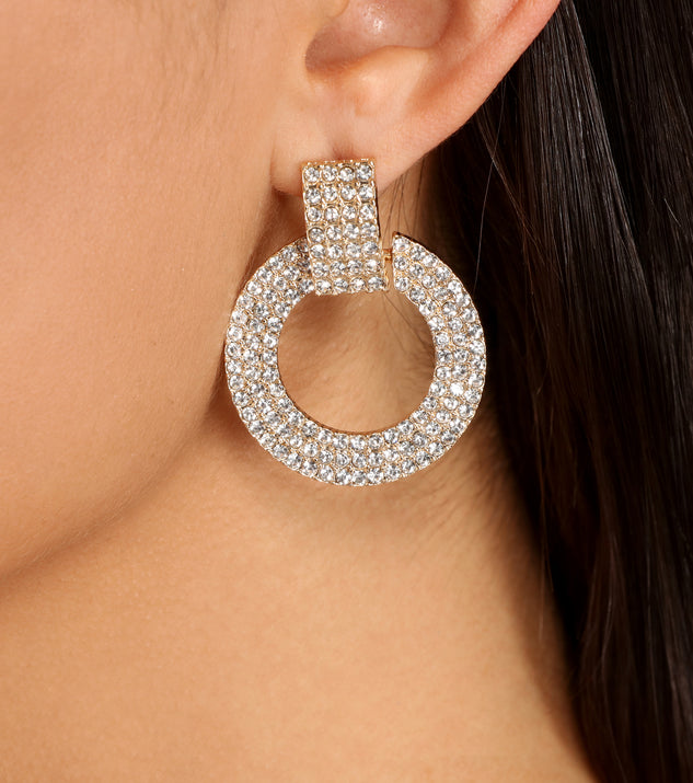 Encircled In Luxe Rhinestone Door Knocker Earrings is the perfect Homecoming look pick with on-trend details to make the 2023 HOCO dance your most memorable event yet!