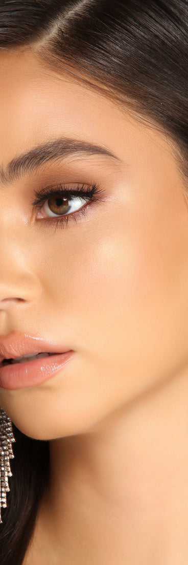 Rhine And Shine Tassel Duster Earrings is the perfect Homecoming look pick with on-trend details to make the 2023 HOCO dance your most memorable event yet!