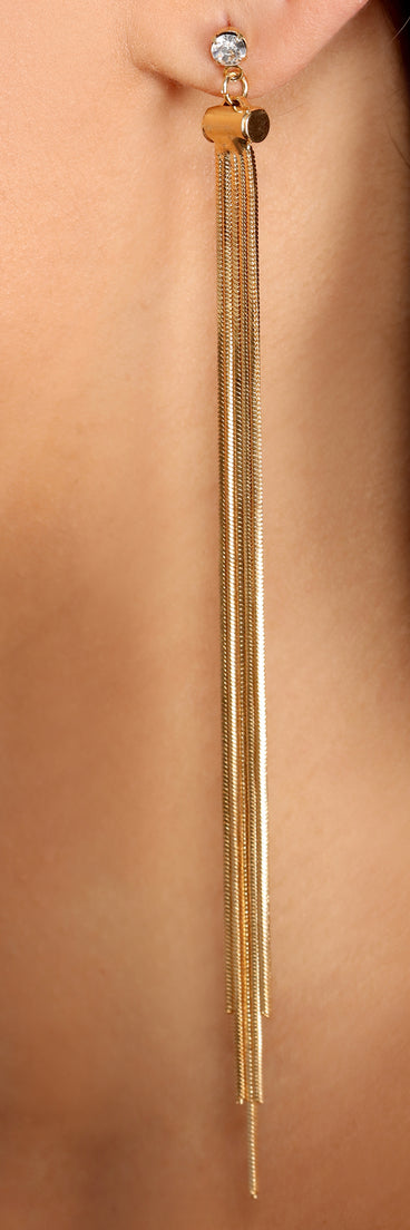 With Metal Fringe Duster Earrings as your homecoming jewelry or accessories, your 2023 Homecoming dress look will be fire!