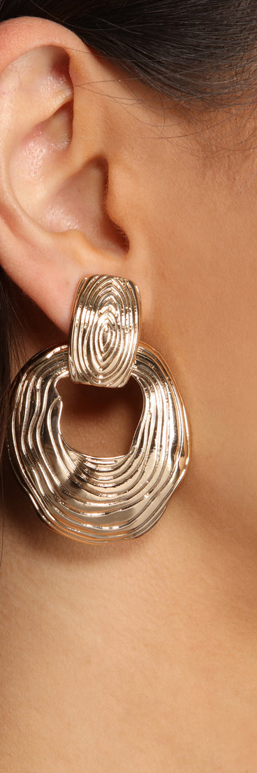 Vintage Inspired Circular Door Knocker Earrings is a trendy pick to create 2023 festival outfits, festival dresses, outfits for concerts or raves, and complete your best party outfits!