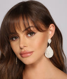 Major Bling Rhinestone Duster Earrings is the perfect Homecoming look pick with on-trend details to make the 2023 HOCO dance your most memorable event yet!