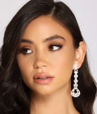 Floral Rhinestone Duster Earrings is the perfect Homecoming look pick with on-trend details to make the 2023 HOCO dance your most memorable event yet!
