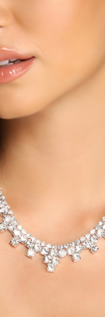 Rhinestone Romance Necklace And Earring Set is the perfect Homecoming look pick with on-trend details to make the 2023 HOCO dance your most memorable event yet!