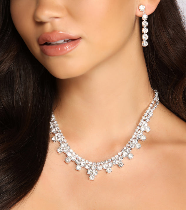 Rhinestone Romance Necklace And Earring Set is the perfect Homecoming look pick with on-trend details to make the 2023 HOCO dance your most memorable event yet!