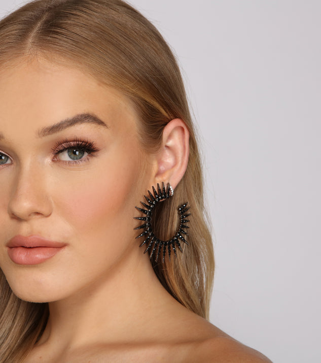 Edgy-Chic Rhinestone Statement Stud Earrings creates the perfect New Year’s Eve Outfit or new years dress with stylish details in the latest trends to ring in 2023!