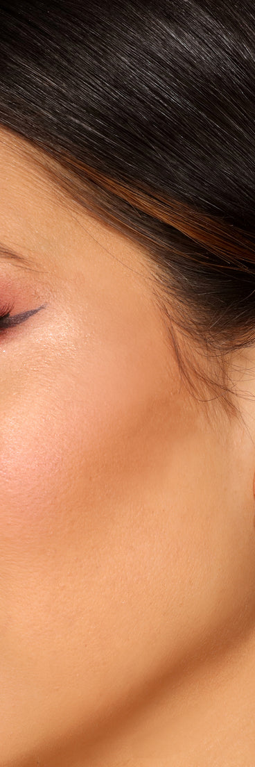 Dainty Heart Detail Stud Earrings