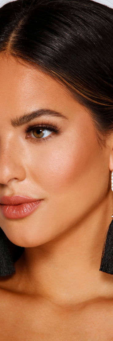 On Trend Glam Tassel Earrings is the perfect Homecoming look pick with on-trend details to make the 2023 HOCO dance your most memorable event yet!