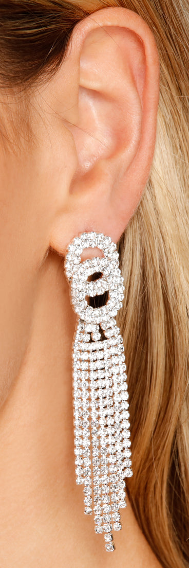 With All The Bling Rhinestone Fringe Earrings as your homecoming jewelry or accessories, your 2023 Homecoming dress look will be fire!