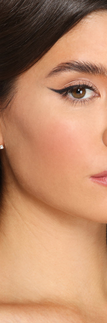 With Glam Girl Rhinestone Ear Crawler And Stud Set as your homecoming jewelry or accessories, your 2023 Homecoming dress look will be fire!