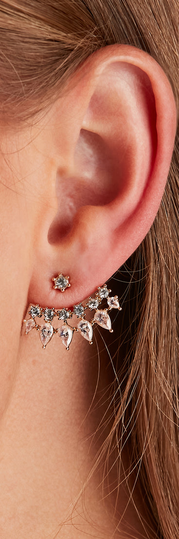 Dainty Detailed Rhinestone Stud Earrings is the perfect Homecoming look pick with on-trend details to make the 2023 HOCO dance your most memorable event yet!