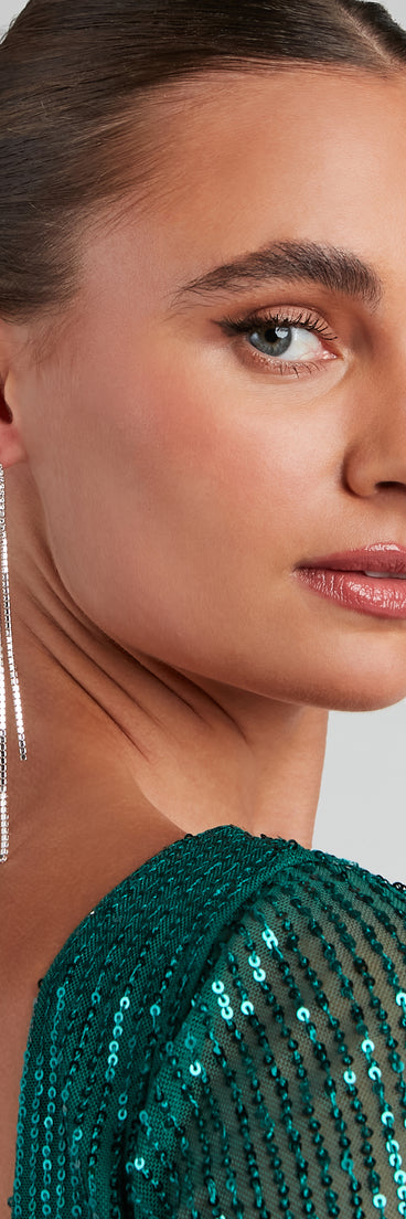 With Living In Luxe Rhinestone Fringe Earrings as your homecoming jewelry or accessories, your 2023 Homecoming dress look will be fire!