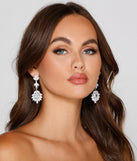 With That Luxe Glow Teardrop Earrings as your homecoming jewelry or accessories, your 2023 Homecoming dress look will be fire!