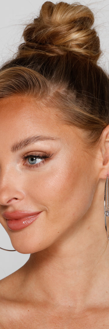 Glam Babe Rhinestone Detail Hoop Earrings is the perfect Homecoming look pick with on-trend details to make the 2023 HOCO dance your most memorable event yet!