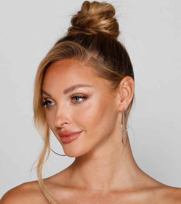 Glam Babe Rhinestone Detail Hoop Earrings is the perfect Homecoming look pick with on-trend details to make the 2023 HOCO dance your most memorable event yet!
