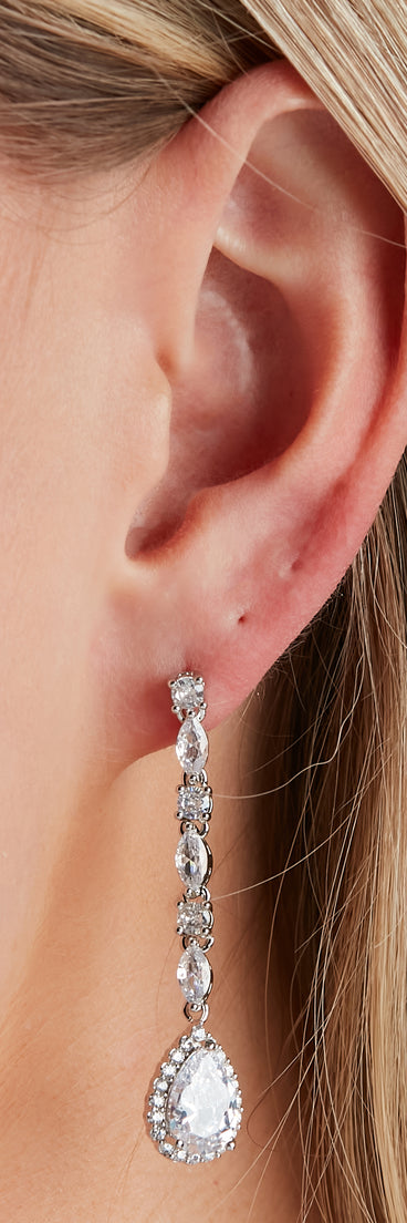 So Luxe Rhinestone Linear Teardrop Earrings is a stunning choice for a bridesmaid dress or maid of honor dress, and to feel beautiful at Homecoming 2023, fall or winter weddings, formals, & military balls!