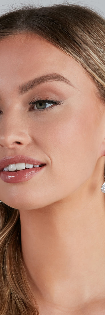 So Luxe Rhinestone Linear Teardrop Earrings is a stunning choice for a bridesmaid dress or maid of honor dress, and to feel beautiful at Homecoming 2023, fall or winter weddings, formals, & military balls!