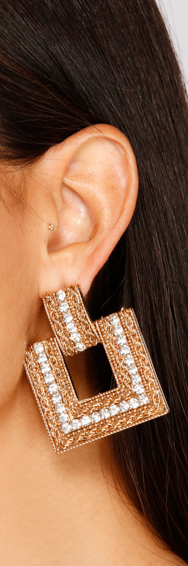 Bold Beauty Statement Earrings is the perfect Homecoming look pick with on-trend details to make the 2023 HOCO dance your most memorable event yet!