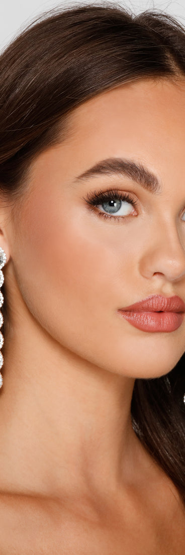 Bling It On Rhinestone Linear Earrings is the perfect Homecoming look pick with on-trend details to make the 2023 HOCO dance your most memorable event yet!