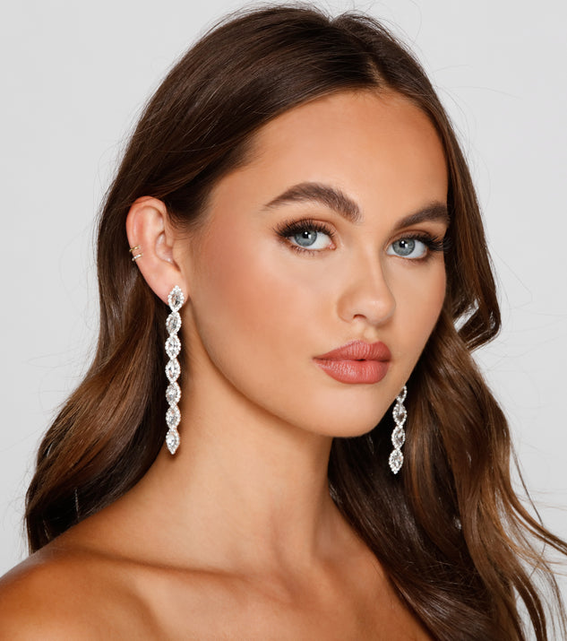 Bling It On Rhinestone Linear Earrings is the perfect Homecoming look pick with on-trend details to make the 2023 HOCO dance your most memorable event yet!