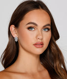 Elegant Details Rhinestone Earrings Set is the perfect Homecoming look pick with on-trend details to make the 2023 HOCO dance your most memorable event yet!