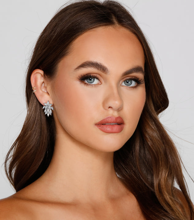 Elegant Details Rhinestone Earrings Set is the perfect Homecoming look pick with on-trend details to make the 2023 HOCO dance your most memorable event yet!