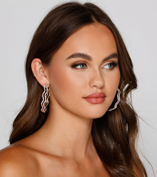 So Glam Two Row Rhinestone Hoops is the perfect Homecoming look pick with on-trend details to make the 2023 HOCO dance your most memorable event yet!