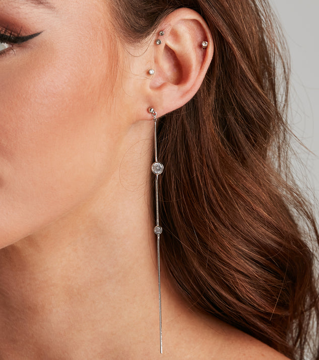 With Glisten & Glow Snake Chain Earrings as your homecoming jewelry or accessories, your 2023 Homecoming dress look will be fire!