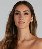 Dainty Rhinestone Chain Fringe Earrings is the perfect Homecoming look pick with on-trend details to make the 2023 HOCO dance your most memorable event yet!