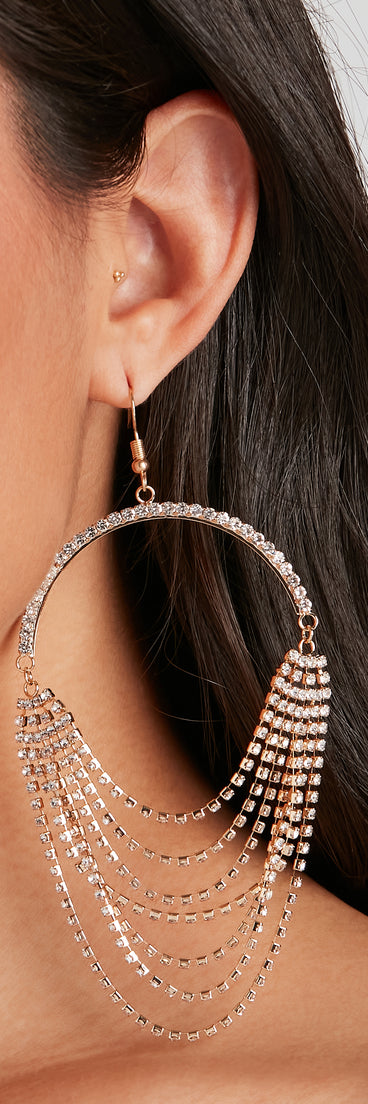 Showstopper Rhinestone Drape Hoops is the perfect Homecoming look pick with on-trend details to make the 2023 HOCO dance your most memorable event yet!
