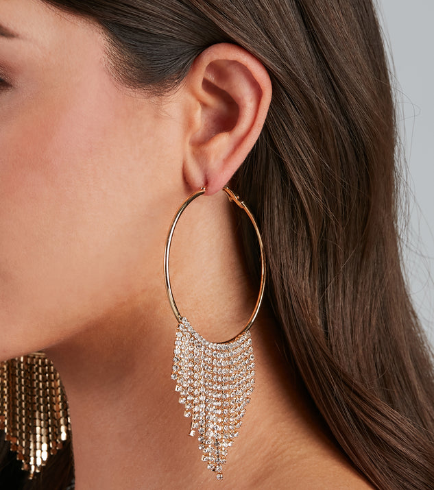 Cascade Fringe Hoop Earrings is a trendy pick to create 2023 festival outfits, festival dresses, outfits for concerts or raves, and complete your best party outfits!