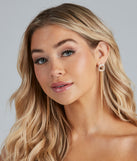 Edgy Luxe Rhinestone Chain Fringe Earrings is the perfect Homecoming look pick with on-trend details to make the 2023 HOCO dance your most memorable event yet!