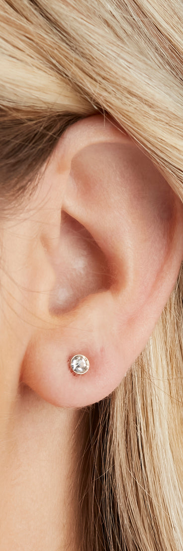 Dainty Glam Ear Cuff And Stud Earring Set is a trendy pick to create 2023 festival outfits, festival dresses, outfits for concerts or raves, and complete your best party outfits!