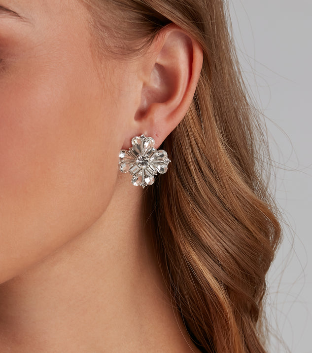 So Artsy Flower Studs is the perfect Homecoming look pick with on-trend details to make the 2023 HOCO dance your most memorable event yet!