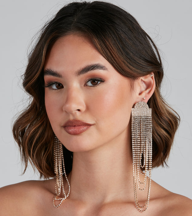 Dramatic Entrance Rhinestone Fringe Earrings is the perfect Homecoming look pick with on-trend details to make the 2023 HOCO dance your most memorable event yet!