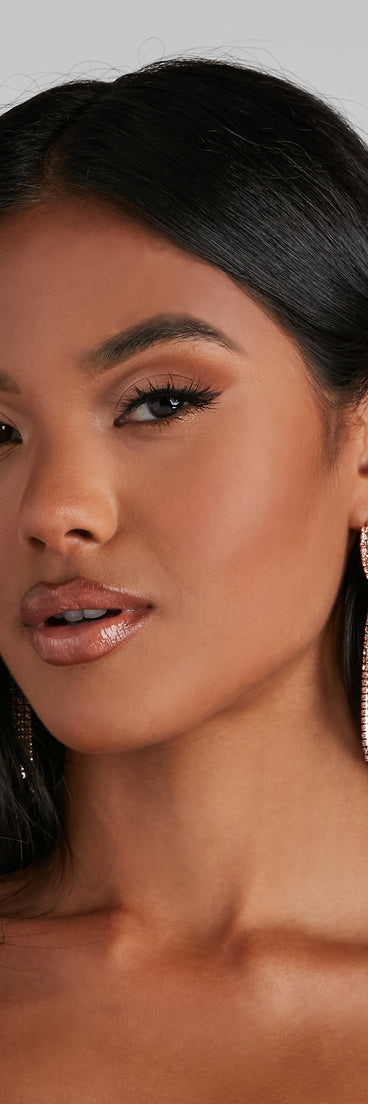 Twist Statement Rhinestone Earrings is the perfect Homecoming look pick with on-trend details to make the 2023 HOCO dance your most memorable event yet!