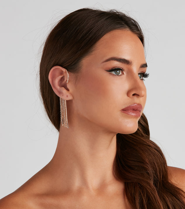 Fringe Rhinestone Ear Cuff is the perfect Homecoming look pick with on-trend details to make the 2023 HOCO dance your most memorable event yet!