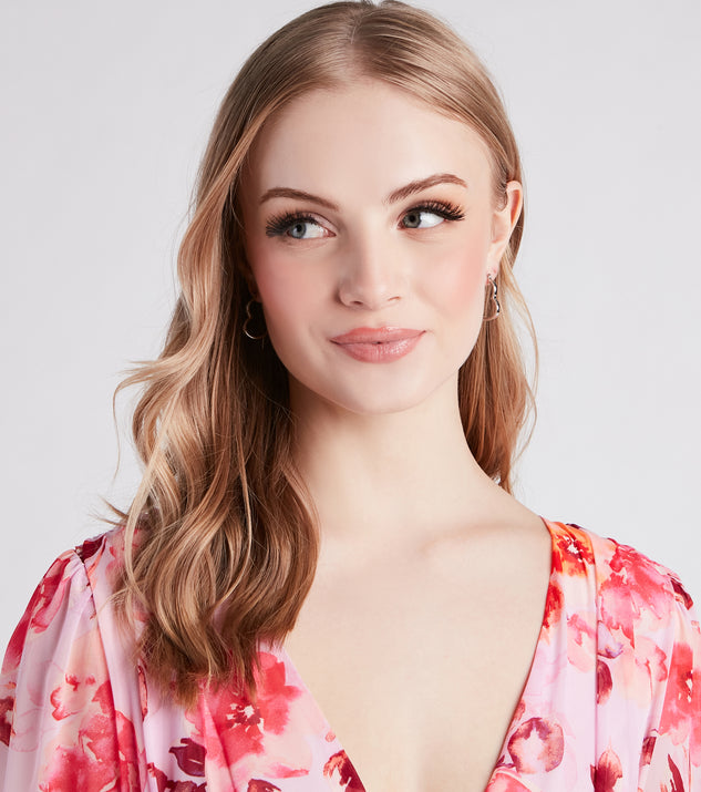 Cutest Details Rhinestone And Heart Earrings Set is a fire pick to create 2023 festival outfits, concert dresses, outfits for raves, or to complete your best party outfits or clubwear!