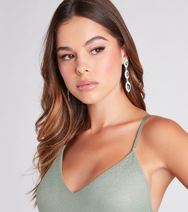 With She's So Glam Gemstone Drop Earrings as your homecoming jewelry or accessories, your 2023 Homecoming dress look will be fire!