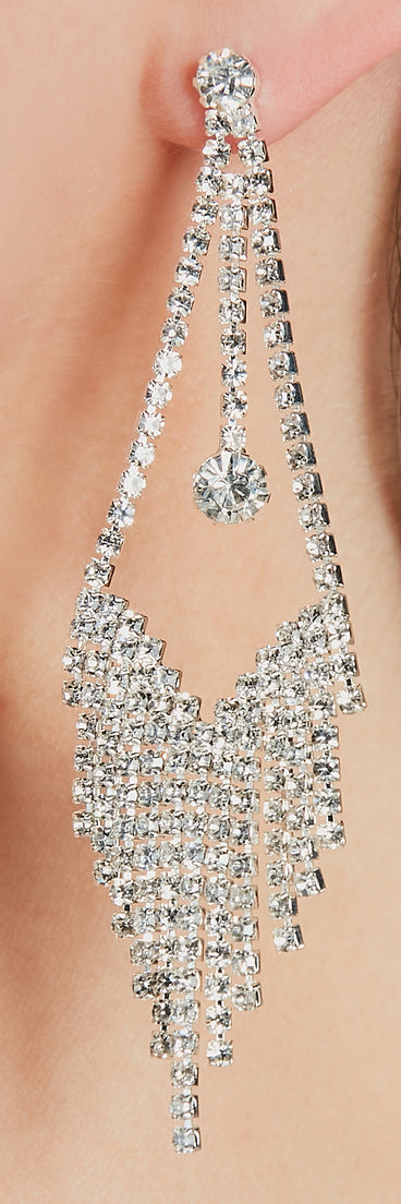 Elegant Aura Rhinestone Chandelier Earrings with on-trend details provides a stylish start to creating your graduation outfit for the 2024 Commencement or grad party!