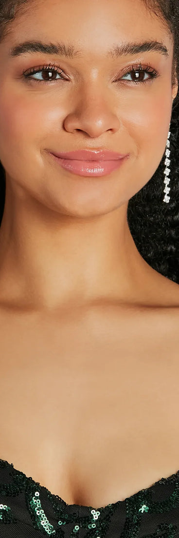 The Prettiest Glam Rhinestone Dainty Drop Earrings helps create a chic women's cocktail outfit with a trendy texture and stylish design, ideal for wedding guest cocktail outfits or dinner parties.