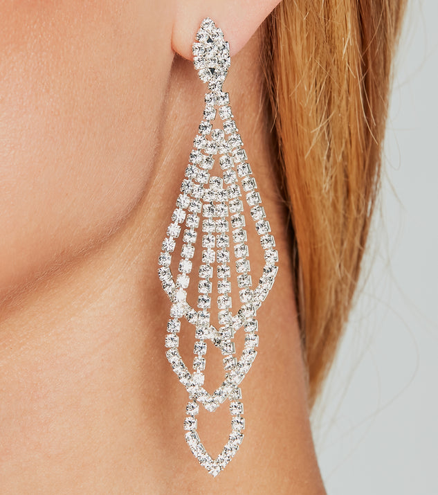 Luxe Icon Rhinestone Chandelier Earrings with on-trend details provides a stylish start to creating your graduation outfit for the 2024 Commencement or grad party!