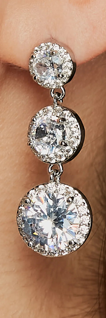 Fine Decadence Linear Rhinestone Earrings with on-trend details provides a stylish start to creating your graduation outfit for the 2024 Commencement or grad party!